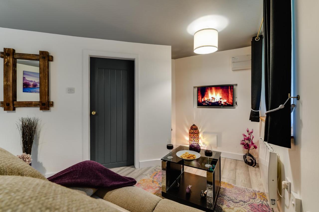 1 Bedroom Swinley Apartment L Free Parking L Wigan Royal Infirmary L Haigh Hall L Central Location 外观 照片