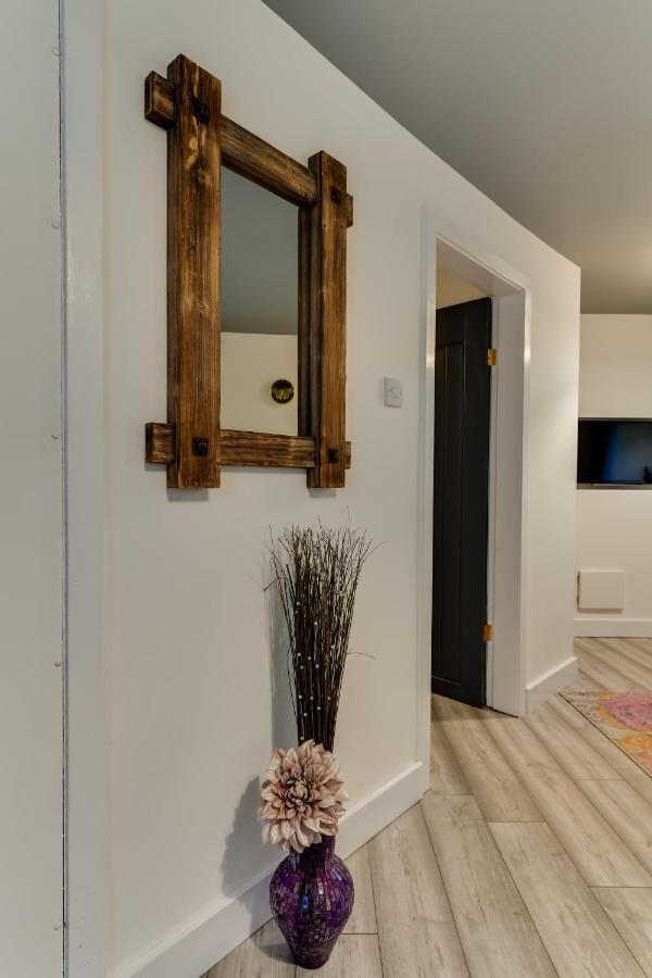 1 Bedroom Swinley Apartment L Free Parking L Wigan Royal Infirmary L Haigh Hall L Central Location 外观 照片